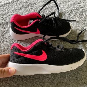 Toddler nikes. Read details